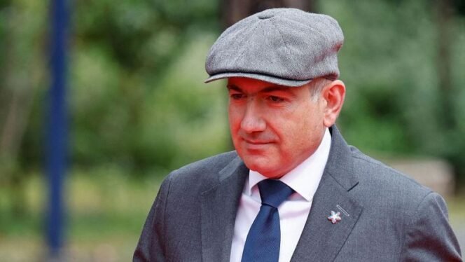 
					Armenian PM Makes Shocking Offer Amid Church Dispute