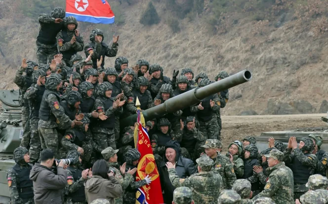 
					North Korea Plans to Deploy Up to 30,000 Troops to Support Russian Forces, According to Ukrainian Officials