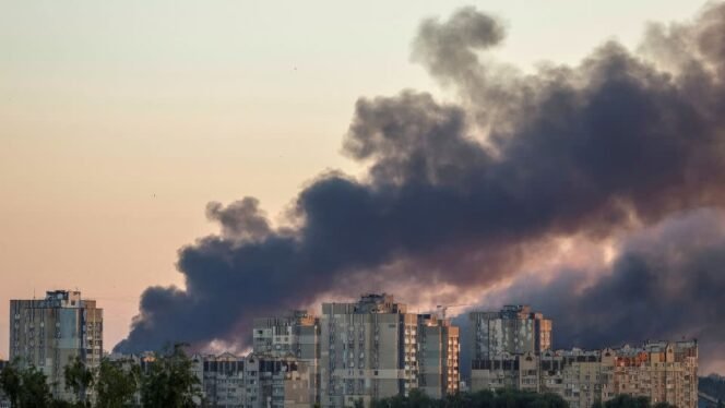 
					Russia Backs Trump’s Military Aid Cuts to Ukraine, but Kyiv Faces Grave Risks