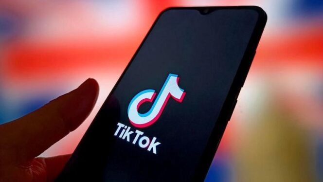 
					Trump Says He Has ‘A Group of Very Wealthy People’ to Buy TikTok