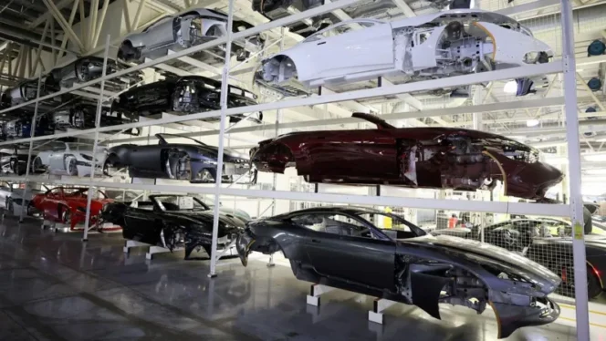 
					UK Car Output Drops to Lowest May Level in 76 Years